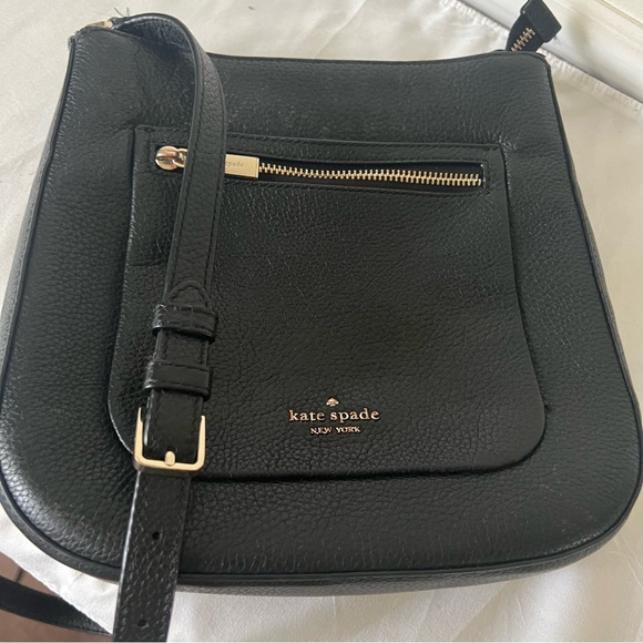 Kate Spade New York
LEILA TOP ZIP CROSSBODY Black Leather - Picture 7 of 16